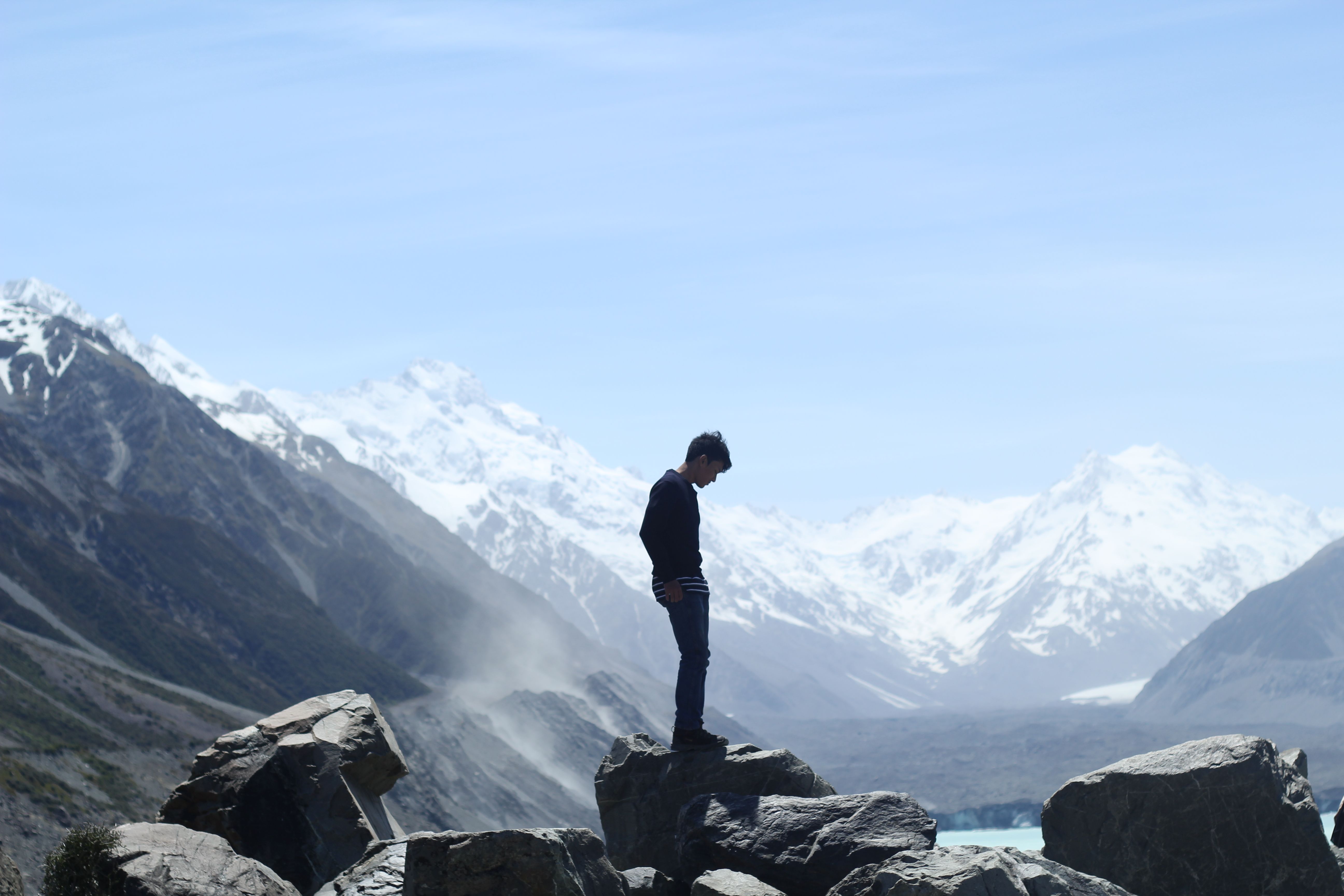 The photo of Farhan with Mt. Cook as a background